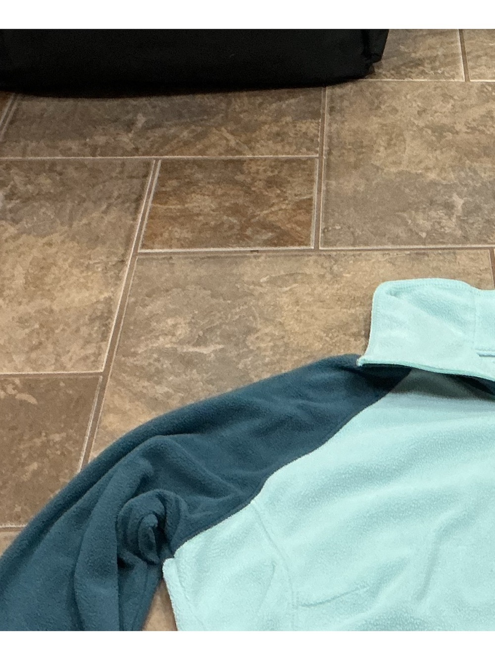 🥵 Light Blue and Teal Half-Zip Fleece Pullover
